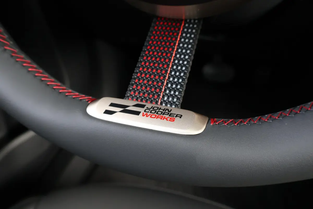 E John Cooper Works | Pakket M