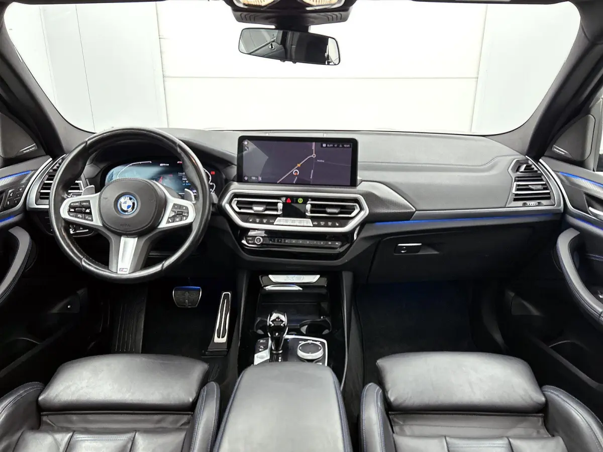 xDrive30e High Executive | M-Sport | Panoramadak | Apple Carplay / Android Auto | Camera | Virtual Cockpit | Heads-Up Display | Memory Seats | Stoelverwarming | Elektrische Achterklep | Akoe