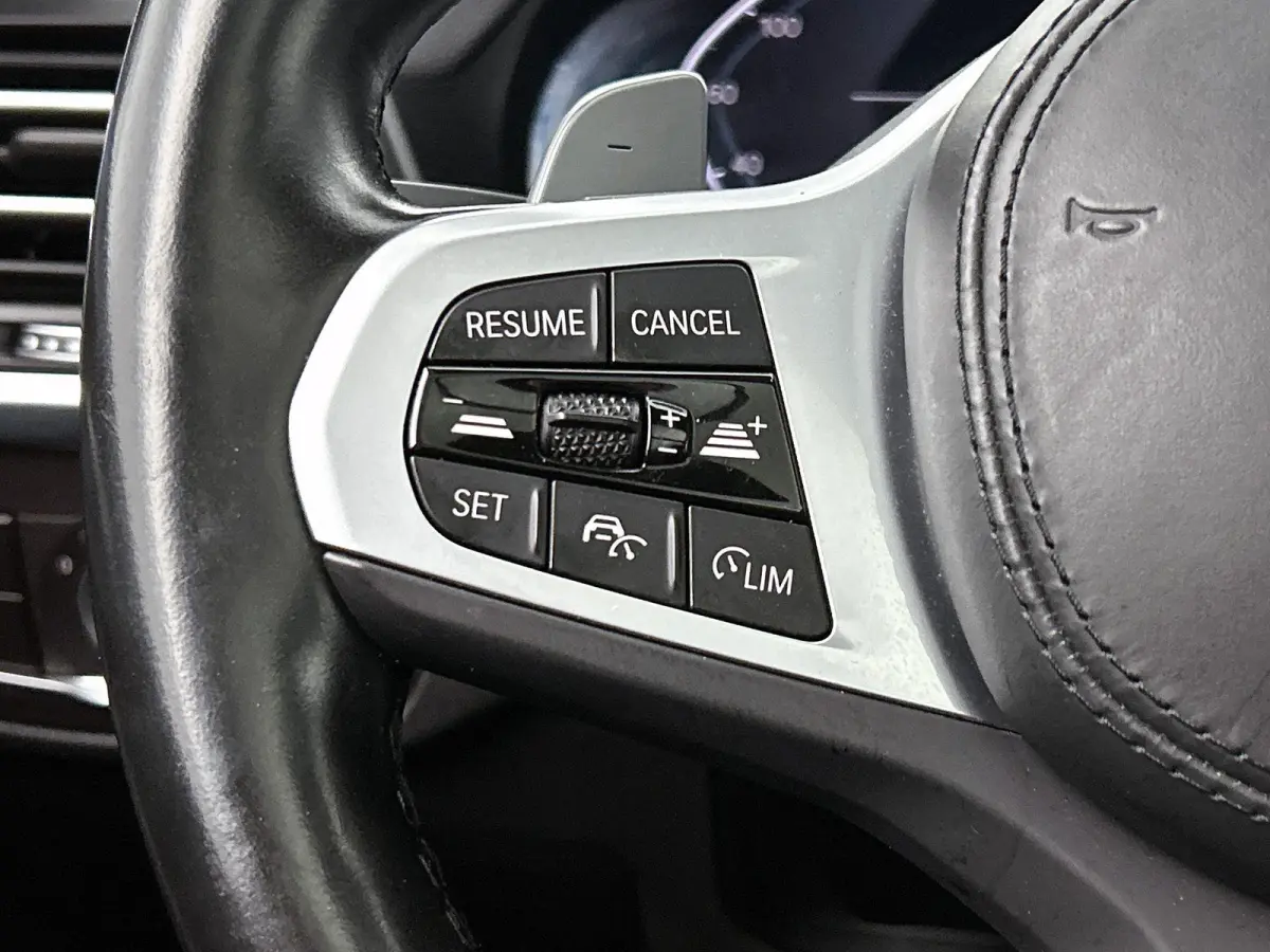 xDrive30e High Executive | M-Sport | Panoramadak | Apple Carplay / Android Auto | Camera | Virtual Cockpit | Heads-Up Display | Memory Seats | Stoelverwarming | Elektrische Achterklep | Akoe