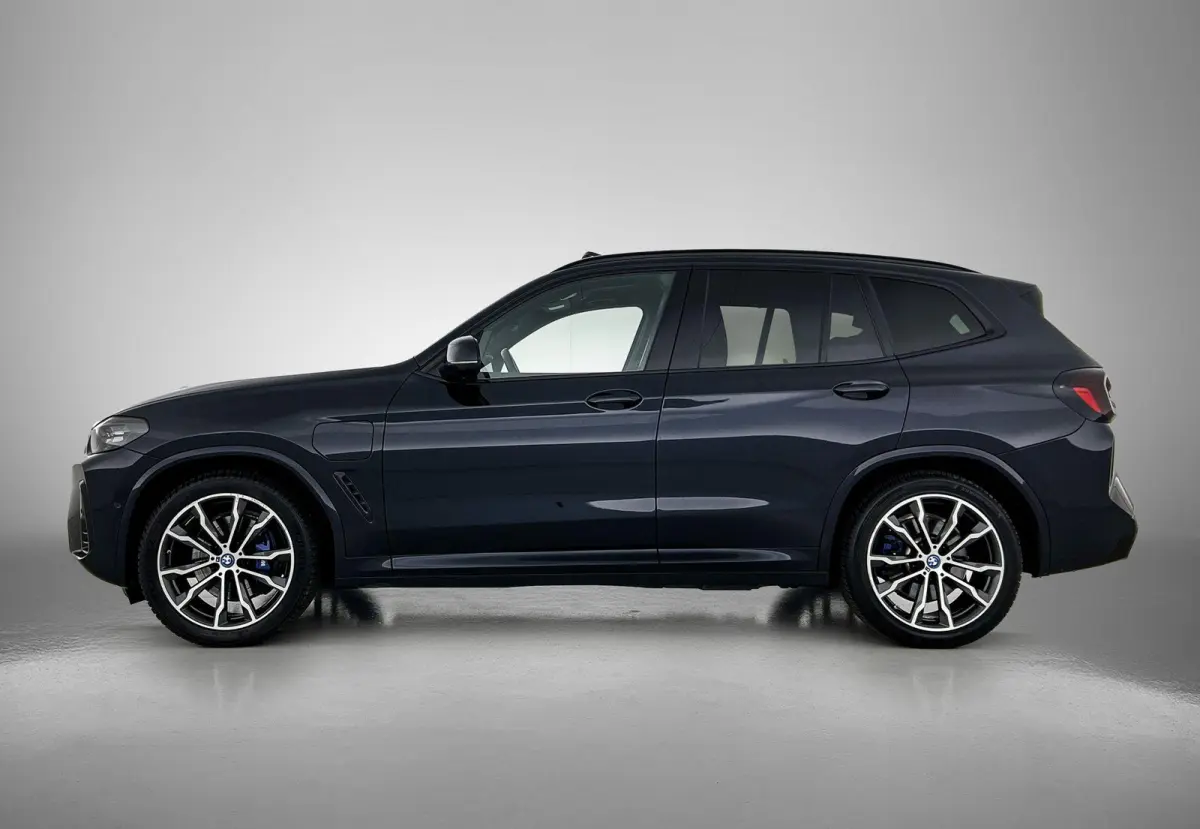 xDrive30e High Executive | M-Sport | Panoramadak | Apple Carplay / Android Auto | Camera | Virtual Cockpit | Heads-Up Display | Memory Seats | Stoelverwarming | Elektrische Achterklep | Akoe