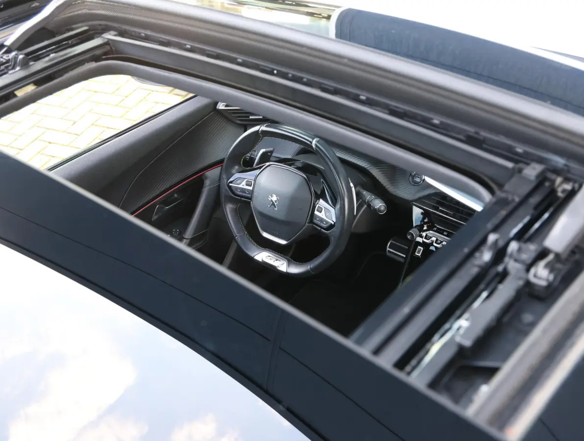 1.2 130pk Automaat GT-Line Navigatie |  Schuif/-kanteldak | Achteruitrijcamera | Stoelverwarming | Keyless | Climate Control | Cruise Control | Parkeersensoren v+a | Full Led koplampen | 3D 