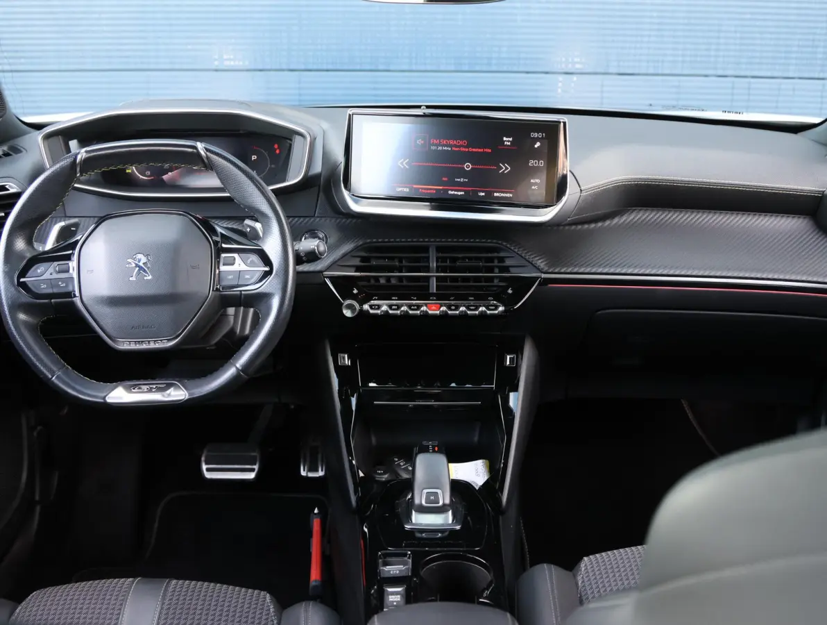 1.2 130pk Automaat GT-Line Navigatie |  Schuif/-kanteldak | Achteruitrijcamera | Stoelverwarming | Keyless | Climate Control | Cruise Control | Parkeersensoren v+a | Full Led koplampen | 3D 