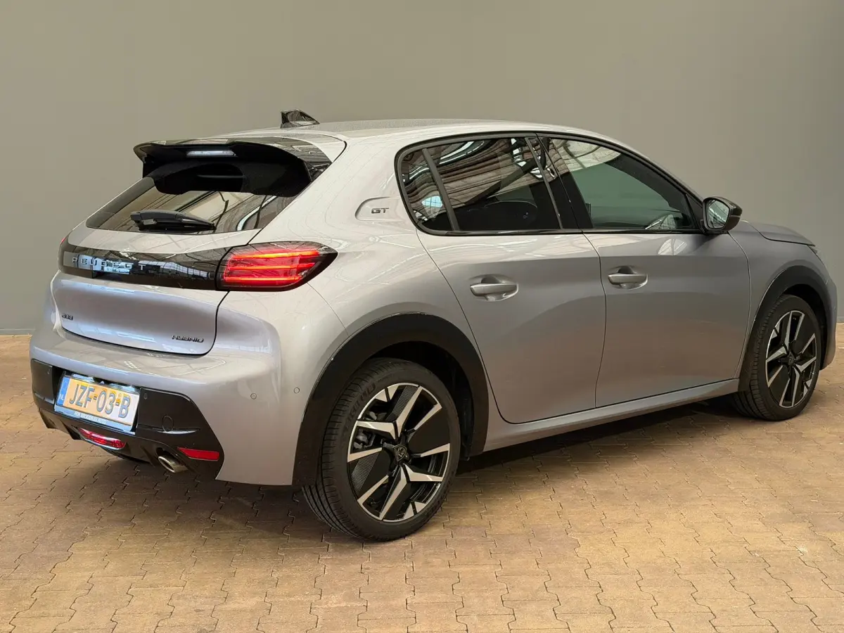 GT Hybrid 110 e-DCS6 Navigatie | Adaptive Cruise | Camera | Apple Carplay/Android Auto | | Adaptieve cruise control met Stop&Go functie | Armsteunen op de voorportieren bekleed met kunstlede