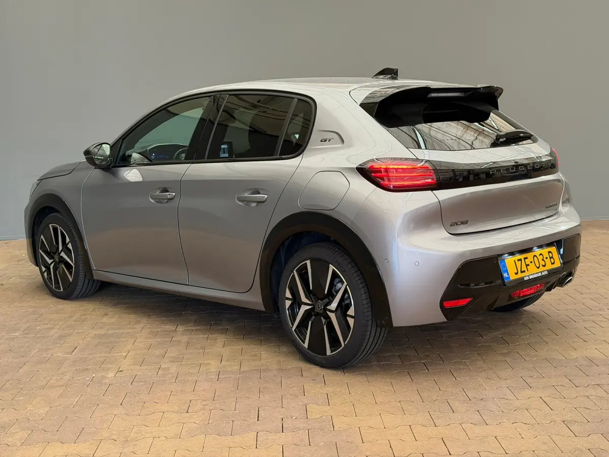 GT Hybrid 110 e-DCS6 Navigatie | Adaptive Cruise | Camera | Apple Carplay/Android Auto | | Adaptieve cruise control met Stop&Go functie | Armsteunen op de voorportieren bekleed met kunstlede