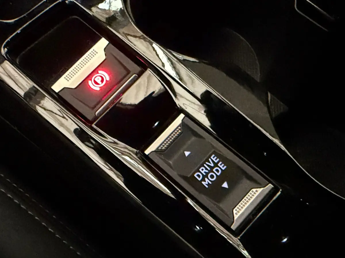 GT Hybrid 110 e-DCS6 Navigatie | Adaptive Cruise | Camera | Apple Carplay/Android Auto | | Adaptieve cruise control met Stop&Go functie | Armsteunen op de voorportieren bekleed met kunstlede