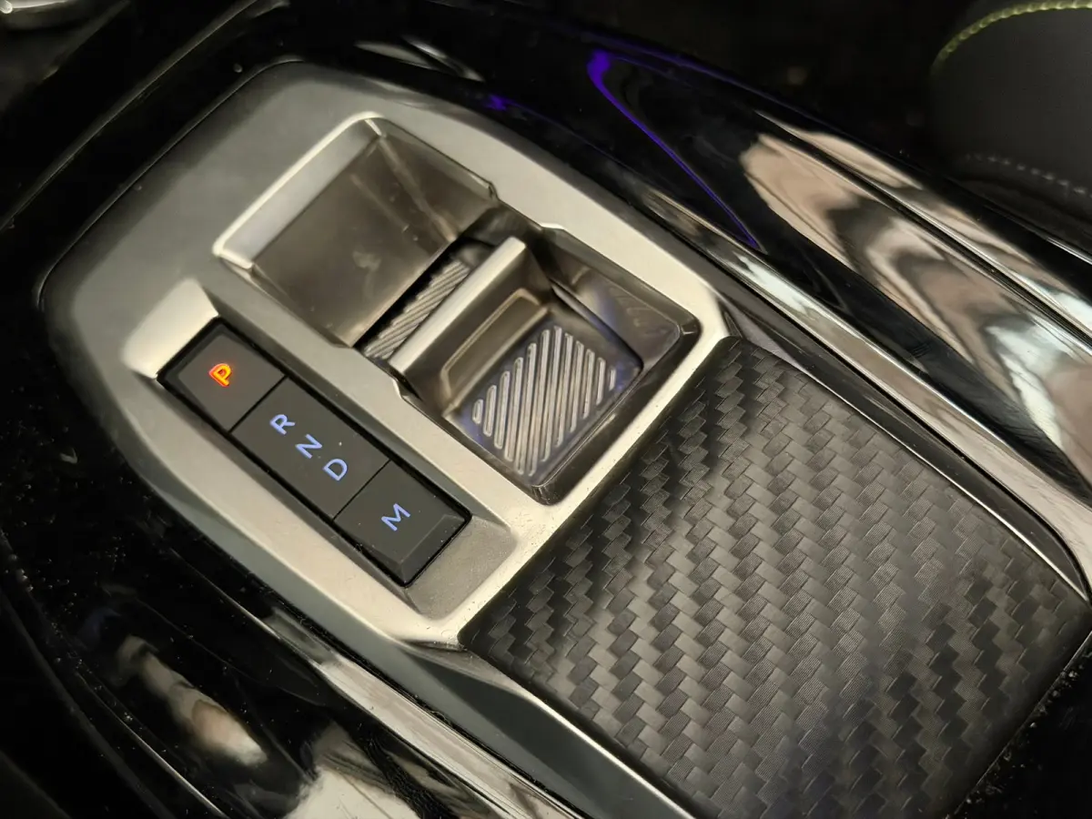 GT Hybrid 110 e-DCS6 Navigatie | Adaptive Cruise | Camera | Apple Carplay/Android Auto | | Adaptieve cruise control met Stop&Go functie | Armsteunen op de voorportieren bekleed met kunstlede