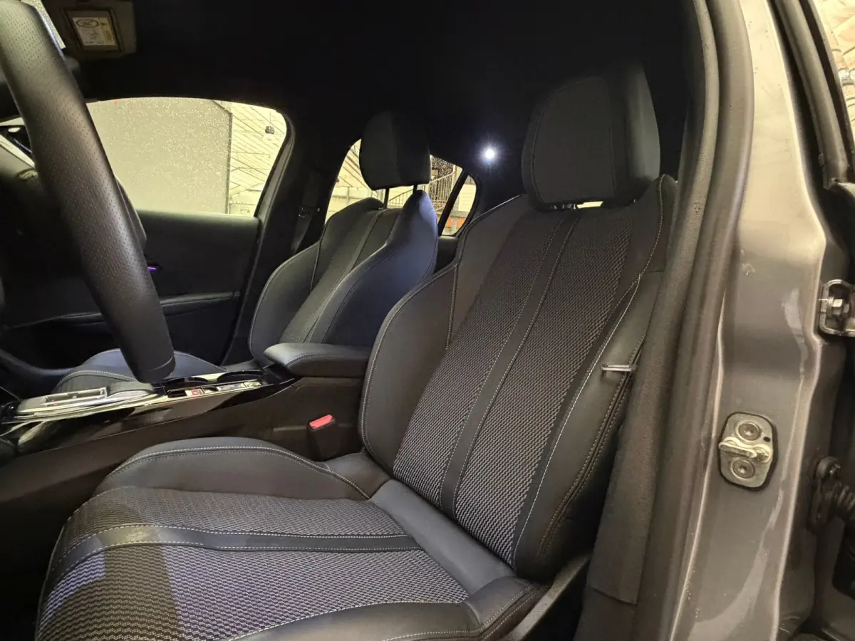 GT Hybrid 110 e-DCS6 Navigatie | Adaptive Cruise | Camera | Apple Carplay/Android Auto | | Adaptieve cruise control met Stop&Go functie | Armsteunen op de voorportieren bekleed met kunstlede