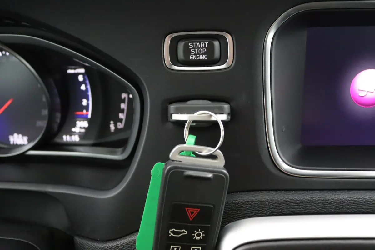 T3 Polar+ Sport R-Design | Panoramadak | Harman Kardon | Camera | Parkeersensoren | Stoelverwarming |