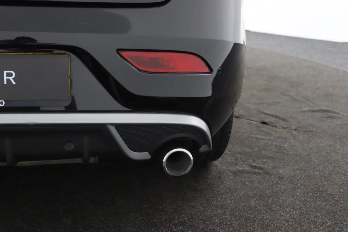 T3 Polar+ Sport R-Design | Panoramadak | Harman Kardon | Camera | Parkeersensoren | Stoelverwarming |