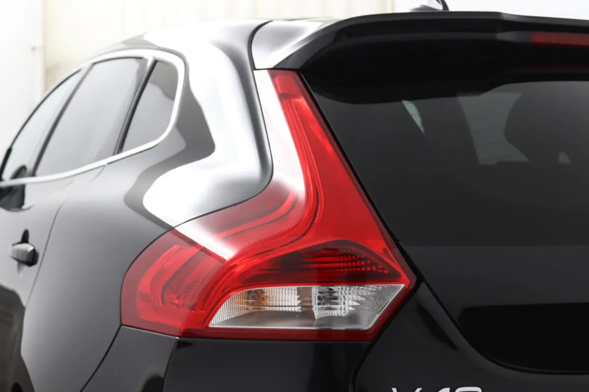 T3 Polar+ Sport R-Design | Panoramadak | Harman Kardon | Camera | Parkeersensoren | Stoelverwarming |