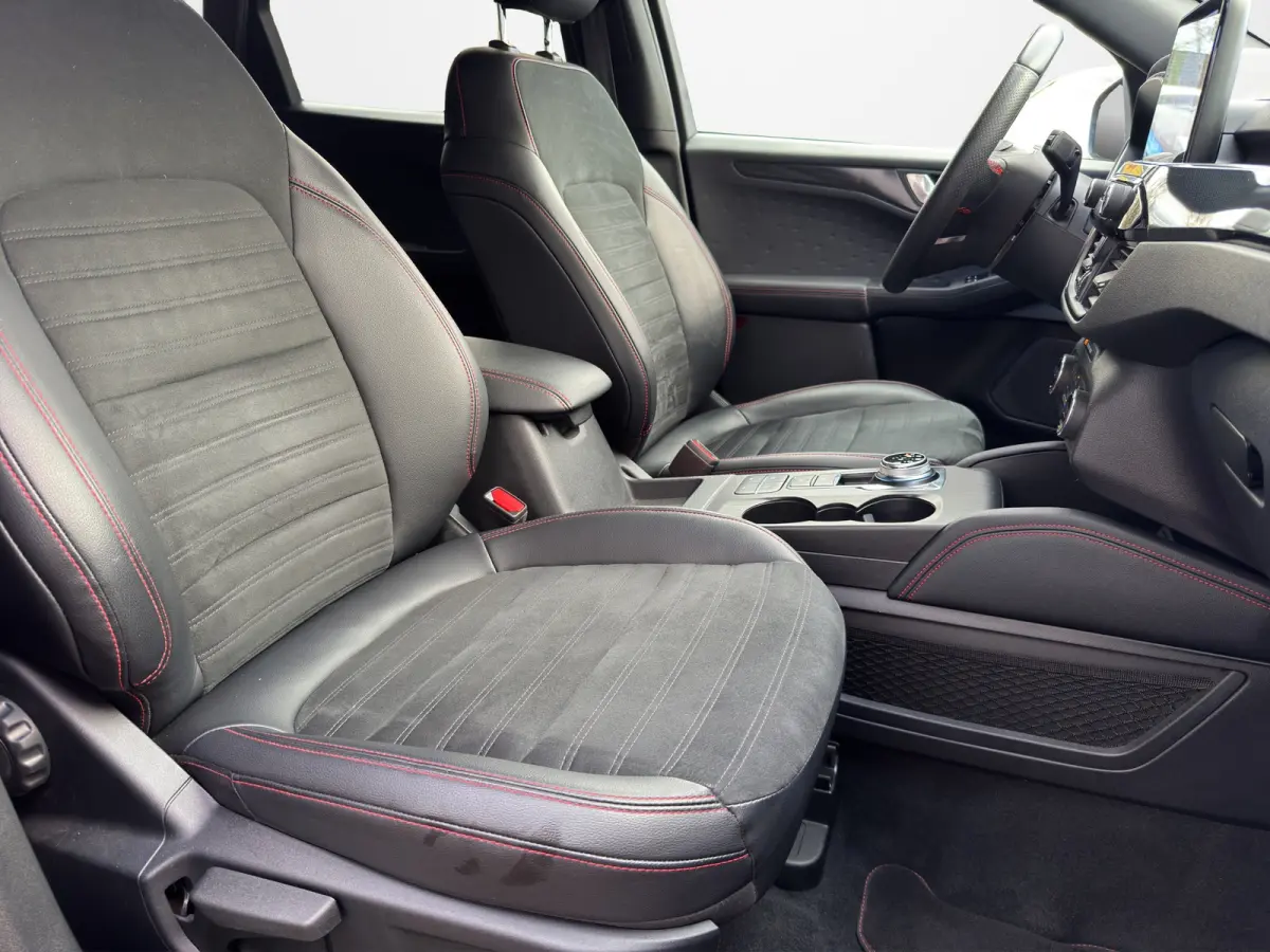 2.5 PHEV ST-Line X 225pk | Trekhaak | Driver Assistance-, Winter-, Technology-, Styling Pack | 19" LMV |