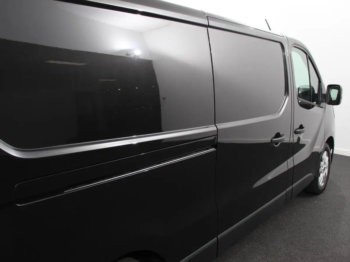 2.0 Blue dCi 110PK T30 L2H1 Advance Navigatie Airco Lichtmetalen velgen Betimmering Trekhaak Camera Parkeer sensoren Dab