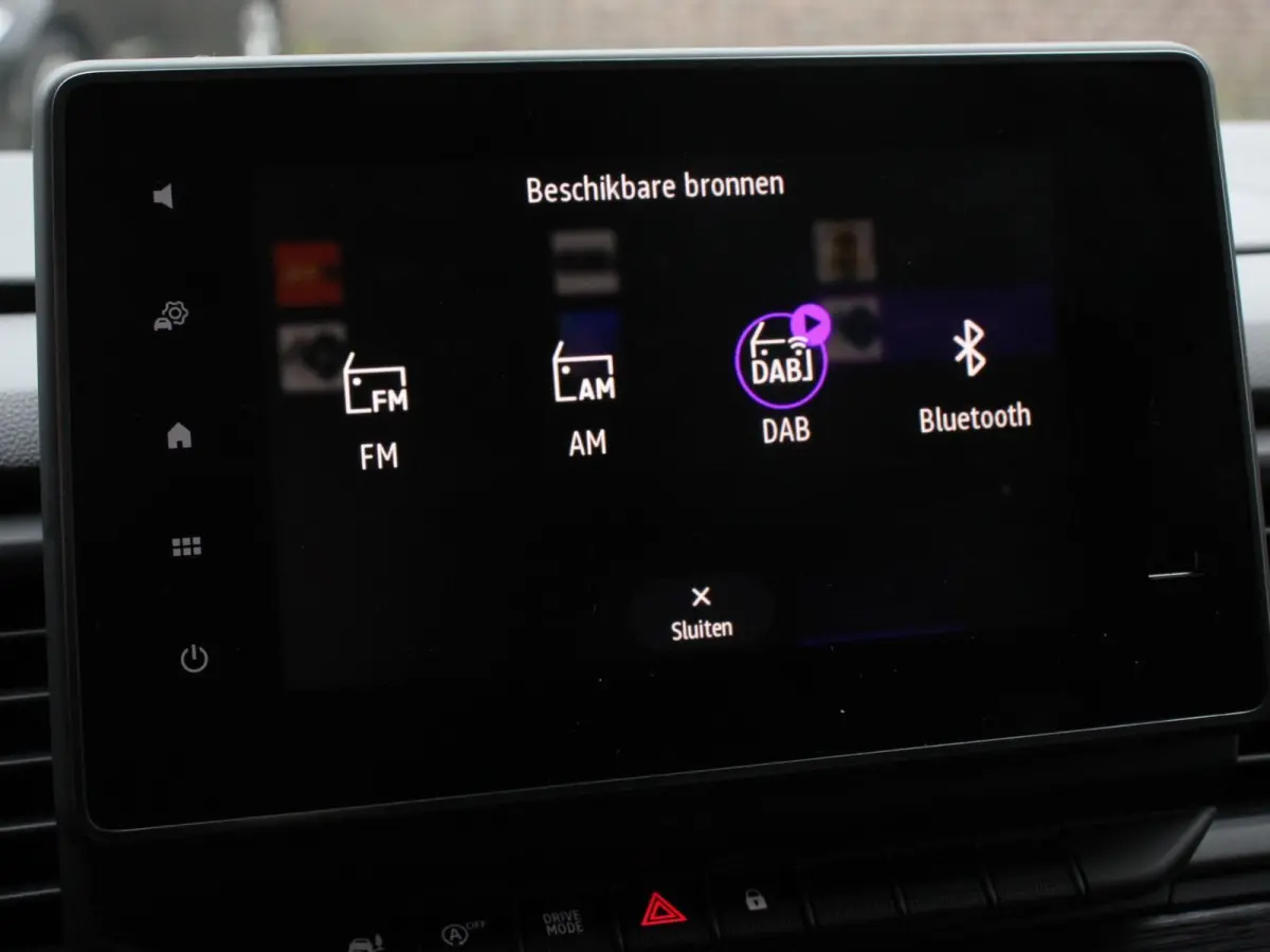 2.0 Blue dCi 110PK T30 L2H1 Advance Navigatie Airco Lichtmetalen velgen Betimmering Trekhaak Camera Parkeer sensoren Dab