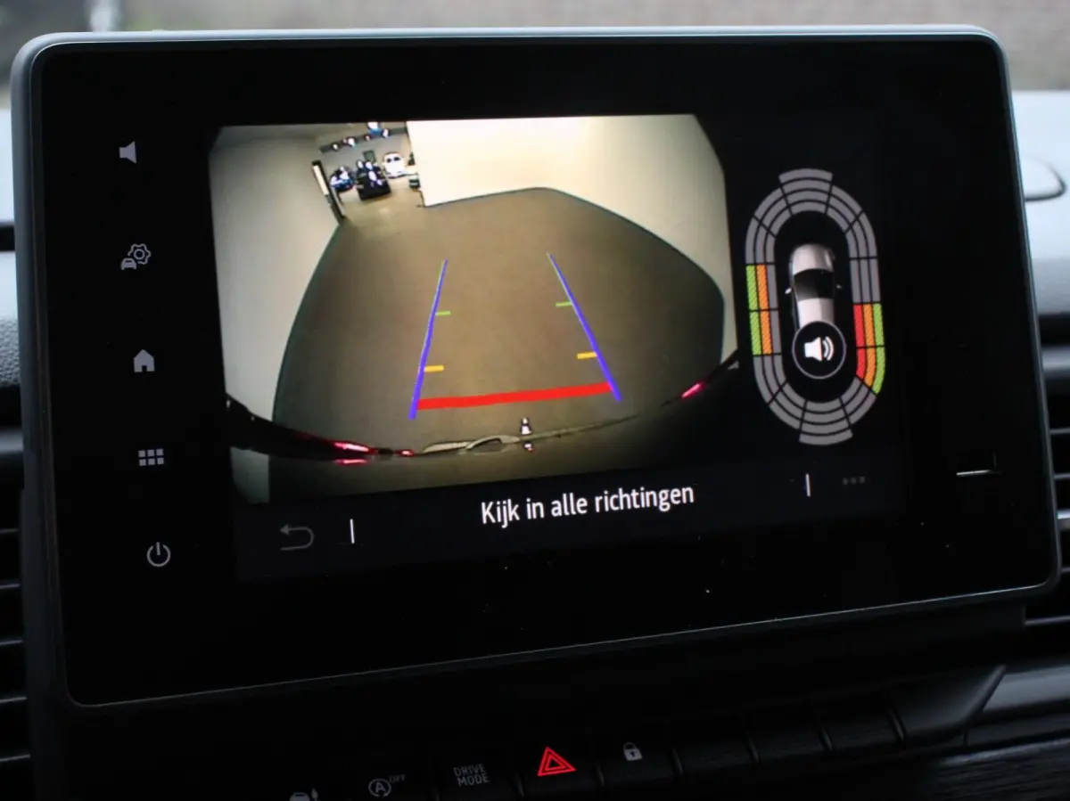 2.0 Blue dCi 110PK T30 L2H1 Advance Navigatie Airco Lichtmetalen velgen Betimmering Trekhaak Camera Parkeer sensoren Dab