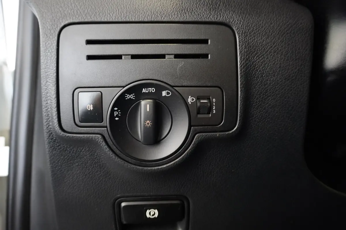 110 CDI Lang EURO 6 - Airco - Camera - €14.900,- Excl.