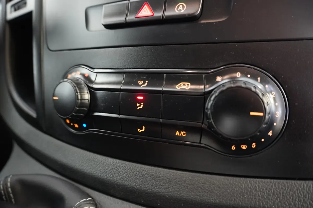 110 CDI Lang EURO 6 - Airco - Camera - €14.900,- Excl.