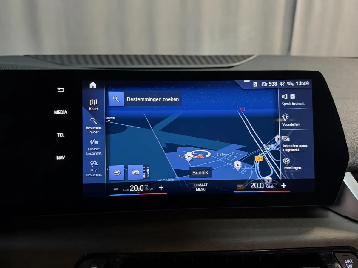 225e xDrive Luxury Line 17"/Leder + memory/Panoramadak/Camera/Apple Carplay & Android Auto
