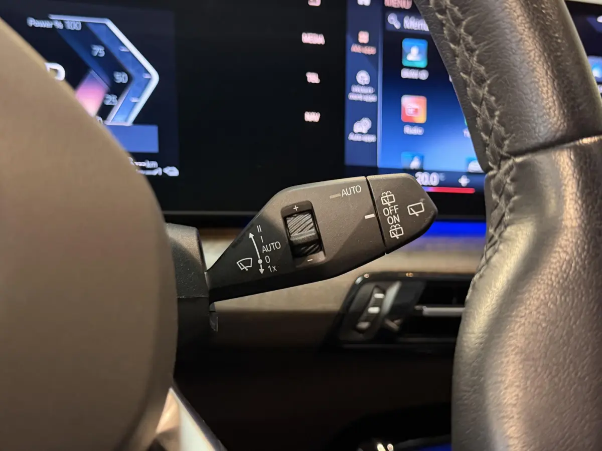 225e xDrive Luxury Line 17"/Leder + memory/Panoramadak/Camera/Apple Carplay & Android Auto
