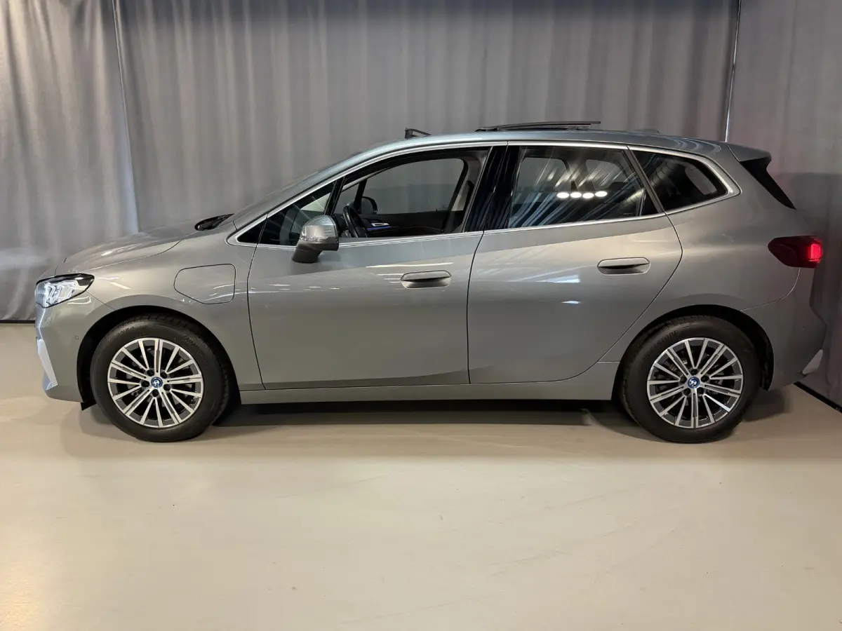 225e xDrive Luxury Line 17"/Leder + memory/Panoramadak/Camera/Apple Carplay & Android Auto