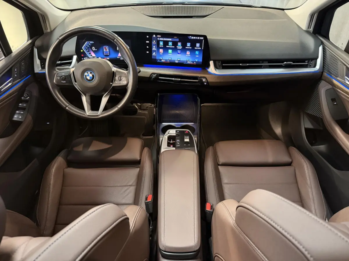 225e xDrive Luxury Line 17"/Leder + memory/Panoramadak/Camera/Apple Carplay & Android Auto