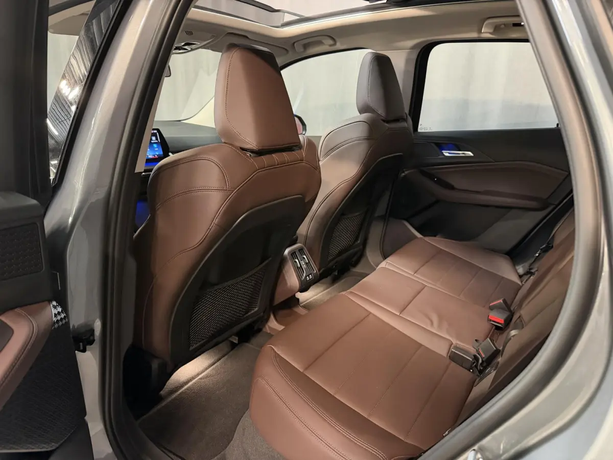 225e xDrive Luxury Line 17"/Leder + memory/Panoramadak/Camera/Apple Carplay & Android Auto