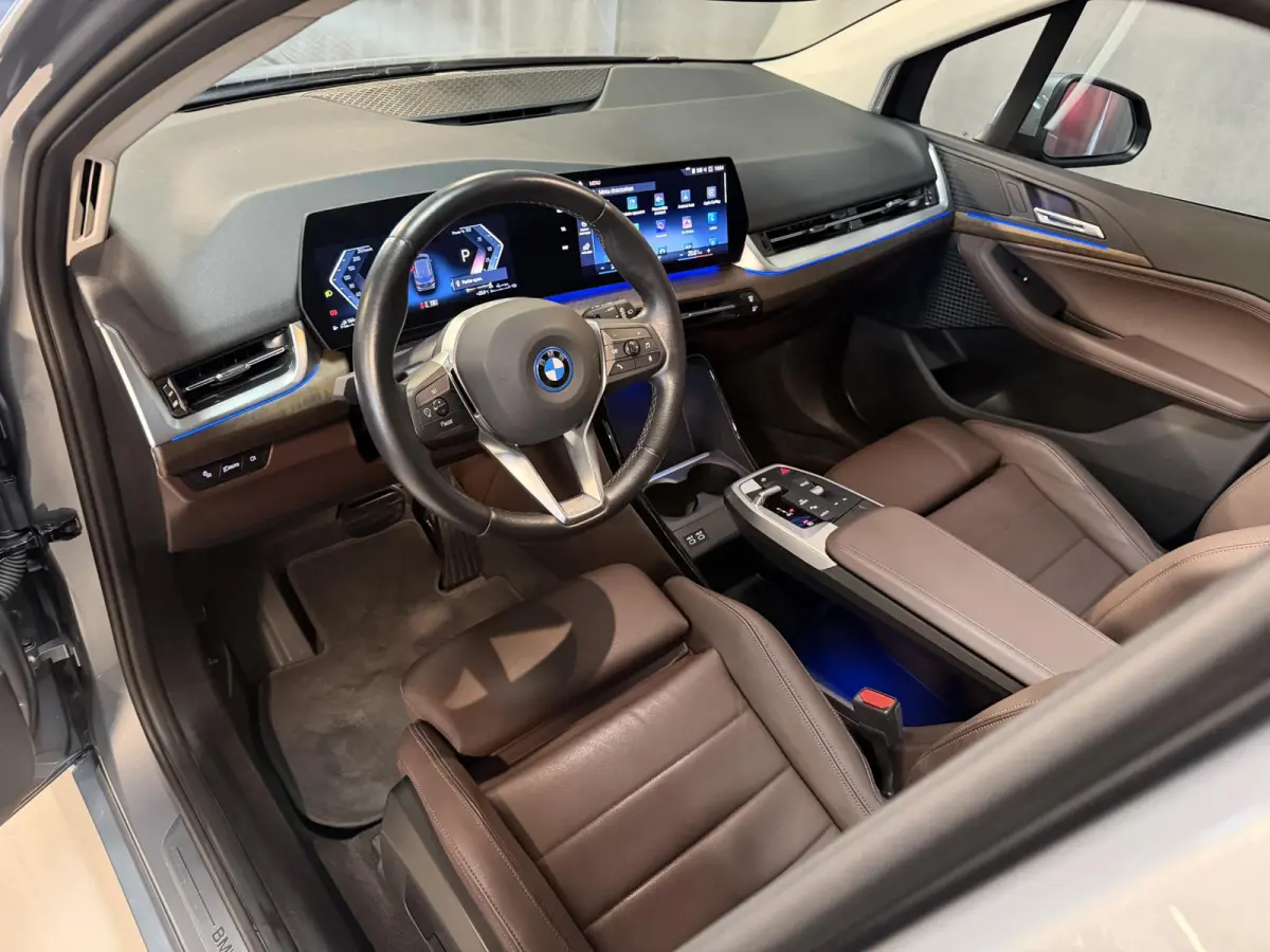 225e xDrive Luxury Line 17"/Leder + memory/Panoramadak/Camera/Apple Carplay & Android Auto