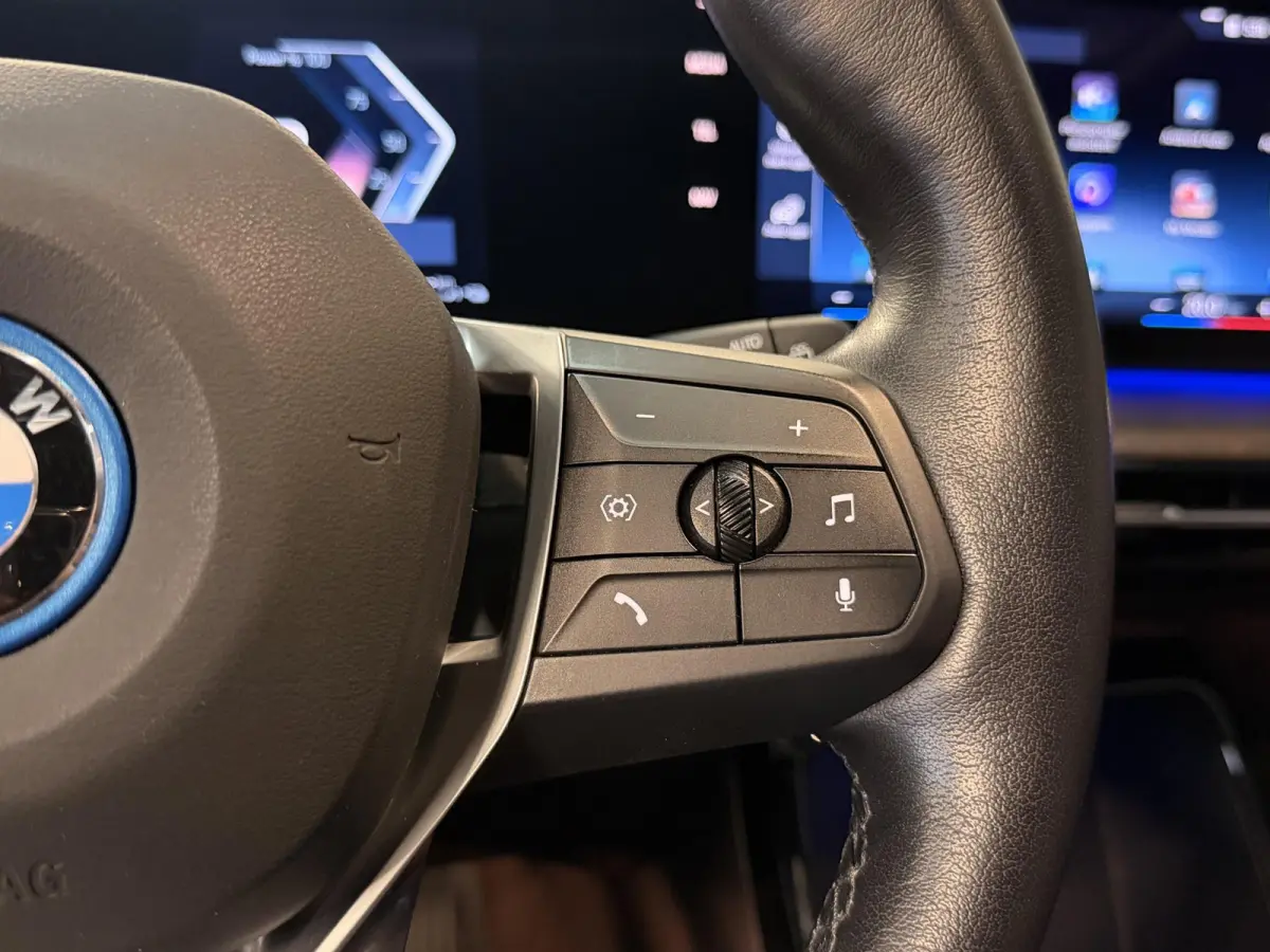 225e xDrive Luxury Line 17"/Leder + memory/Panoramadak/Camera/Apple Carplay & Android Auto