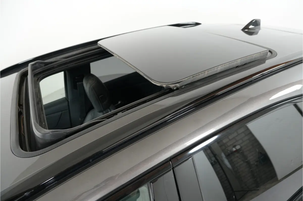 E-Tense 360 pk 4x4 | SOH 93.5% | Pano | Massage | Nachtzicht | Focal | 360° | Nappa |