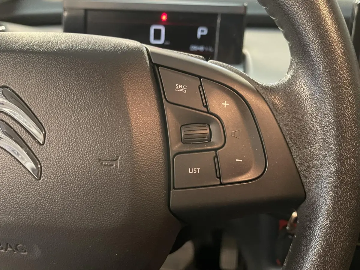 1.2 PureTech Feel 16"/Nieuwe Distributieset/Trekhaak/Navigatie/Apple Carplay & Android Auto/PDC/Climate/Cruise