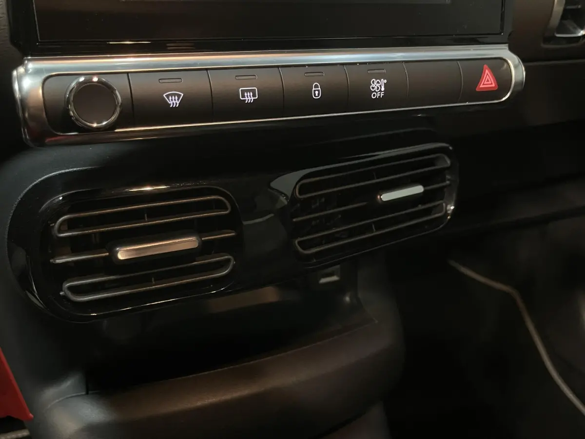 1.2 PureTech Feel 16"/Nieuwe Distributieset/Trekhaak/Navigatie/Apple Carplay & Android Auto/PDC/Climate/Cruise