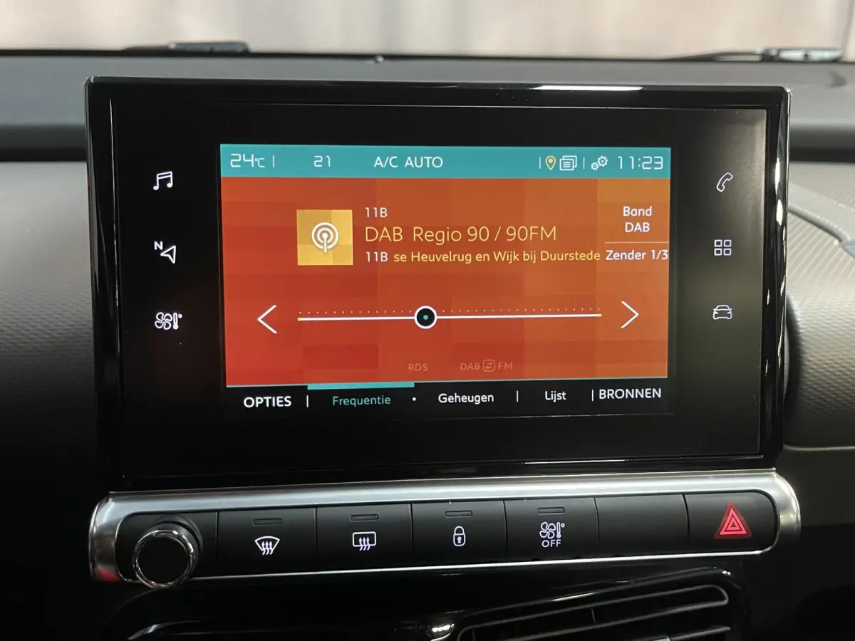 1.2 PureTech Feel 16"/Nieuwe Distributieset/Trekhaak/Navigatie/Apple Carplay & Android Auto/PDC/Climate/Cruise