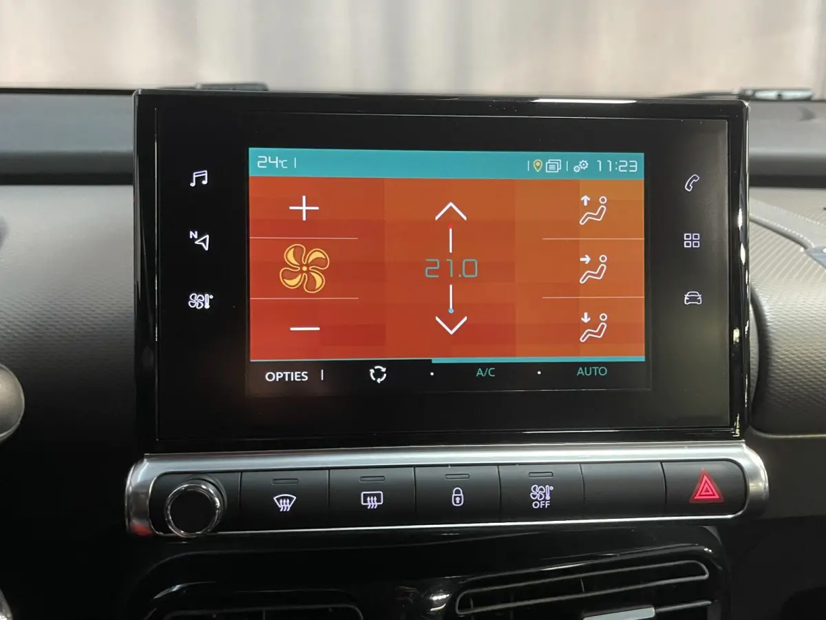 1.2 PureTech Feel 16"/Nieuwe Distributieset/Trekhaak/Navigatie/Apple Carplay & Android Auto/PDC/Climate/Cruise