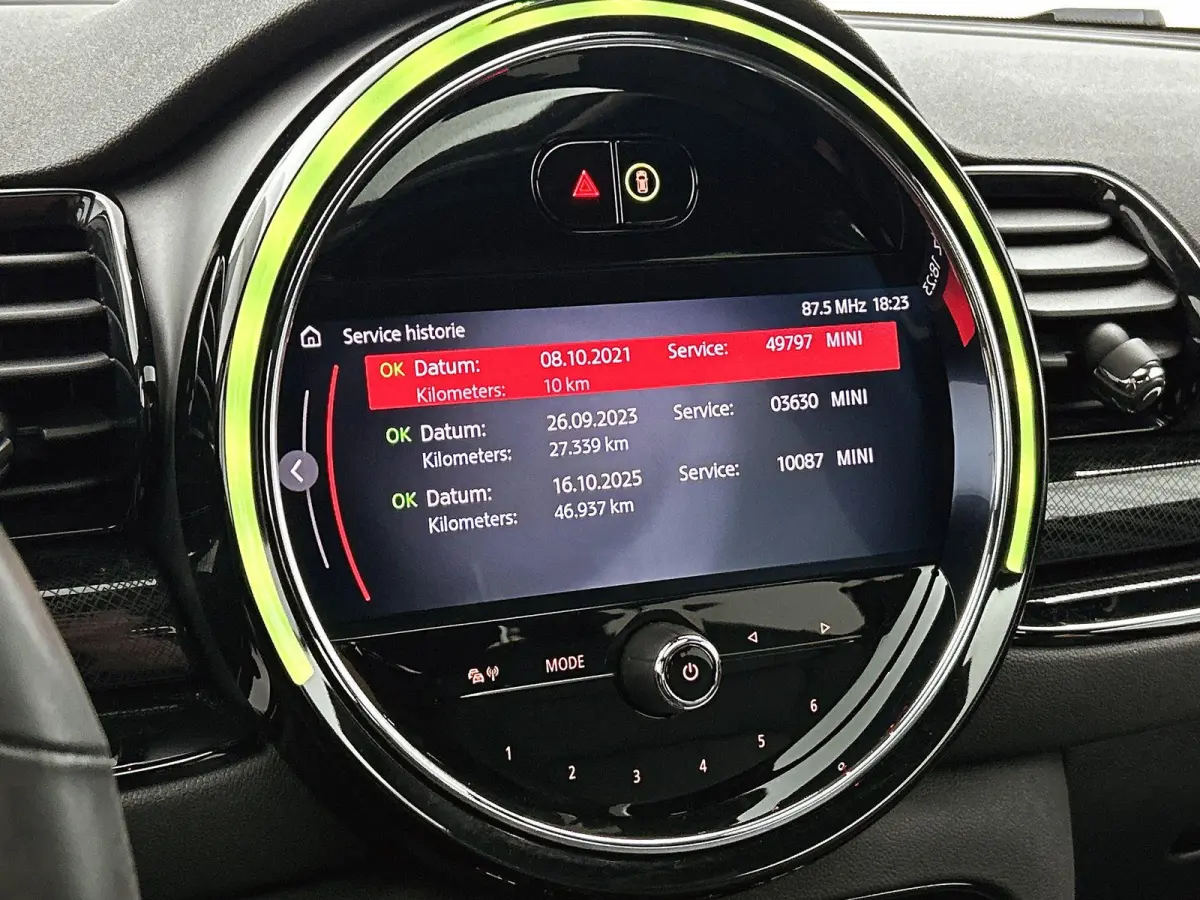 2.0 JCW ALL4 John Cooper Works | Automaat | Panoramadak | Navigatie | Memory seats | Virtual cockpit | Union Jack achterlichten |  Head up display | Apple CarPlay / Android Auto | Vol Leer |