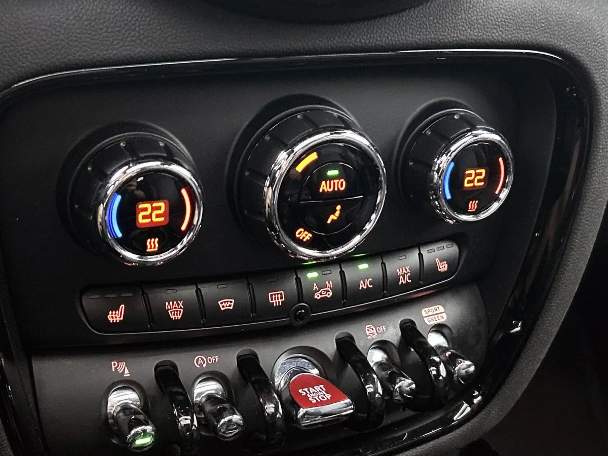 2.0 JCW ALL4 John Cooper Works | Automaat | Panoramadak | Navigatie | Memory seats | Virtual cockpit | Union Jack achterlichten |  Head up display | Apple CarPlay / Android Auto | Vol Leer |