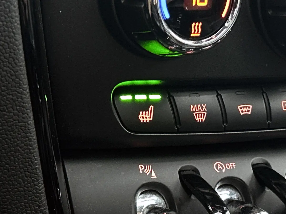 2.0 JCW ALL4 John Cooper Works | Automaat | Panoramadak | Navigatie | Memory seats | Virtual cockpit | Union Jack achterlichten |  Head up display | Apple CarPlay / Android Auto | Vol Leer |