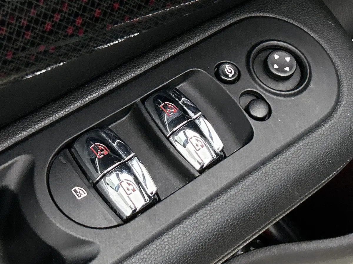 2.0 JCW ALL4 John Cooper Works | Automaat | Panoramadak | Navigatie | Memory seats | Virtual cockpit | Union Jack achterlichten |  Head up display | Apple CarPlay / Android Auto | Vol Leer |