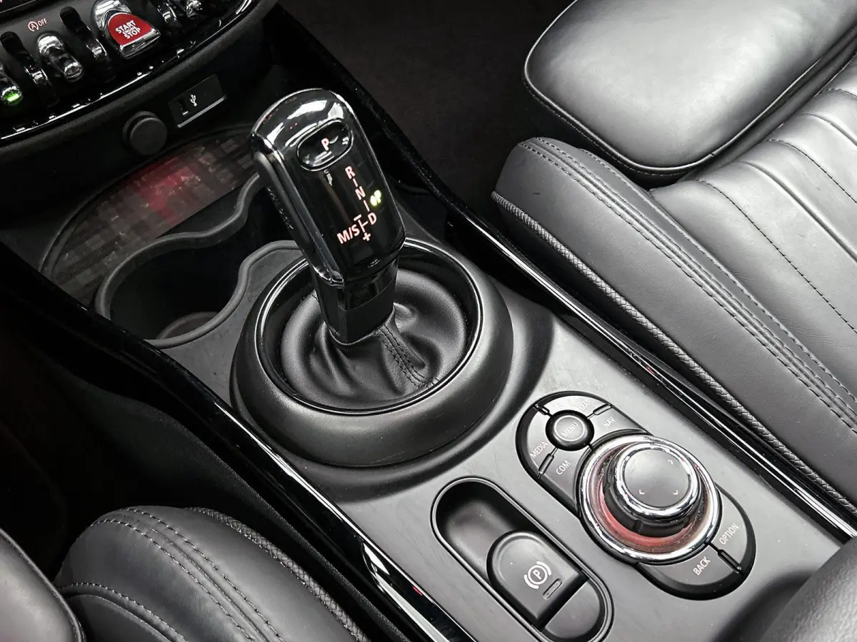 2.0 JCW ALL4 John Cooper Works | Automaat | Panoramadak | Navigatie | Memory seats | Virtual cockpit | Union Jack achterlichten |  Head up display | Apple CarPlay / Android Auto | Vol Leer |