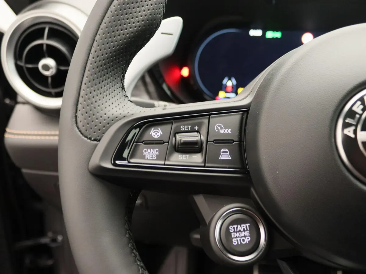 1.3 Ibrida Plug-In Q4 Sport Speciale | Panorama dak | Demo |