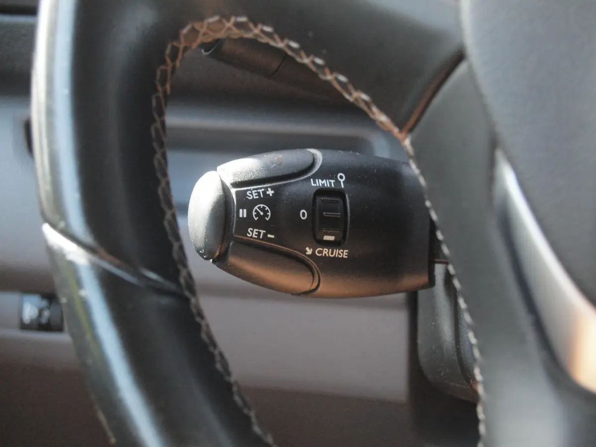 Standard Premium 75 kWh | Side bars | Apple Carplay | Zware Accupakket | Camera |