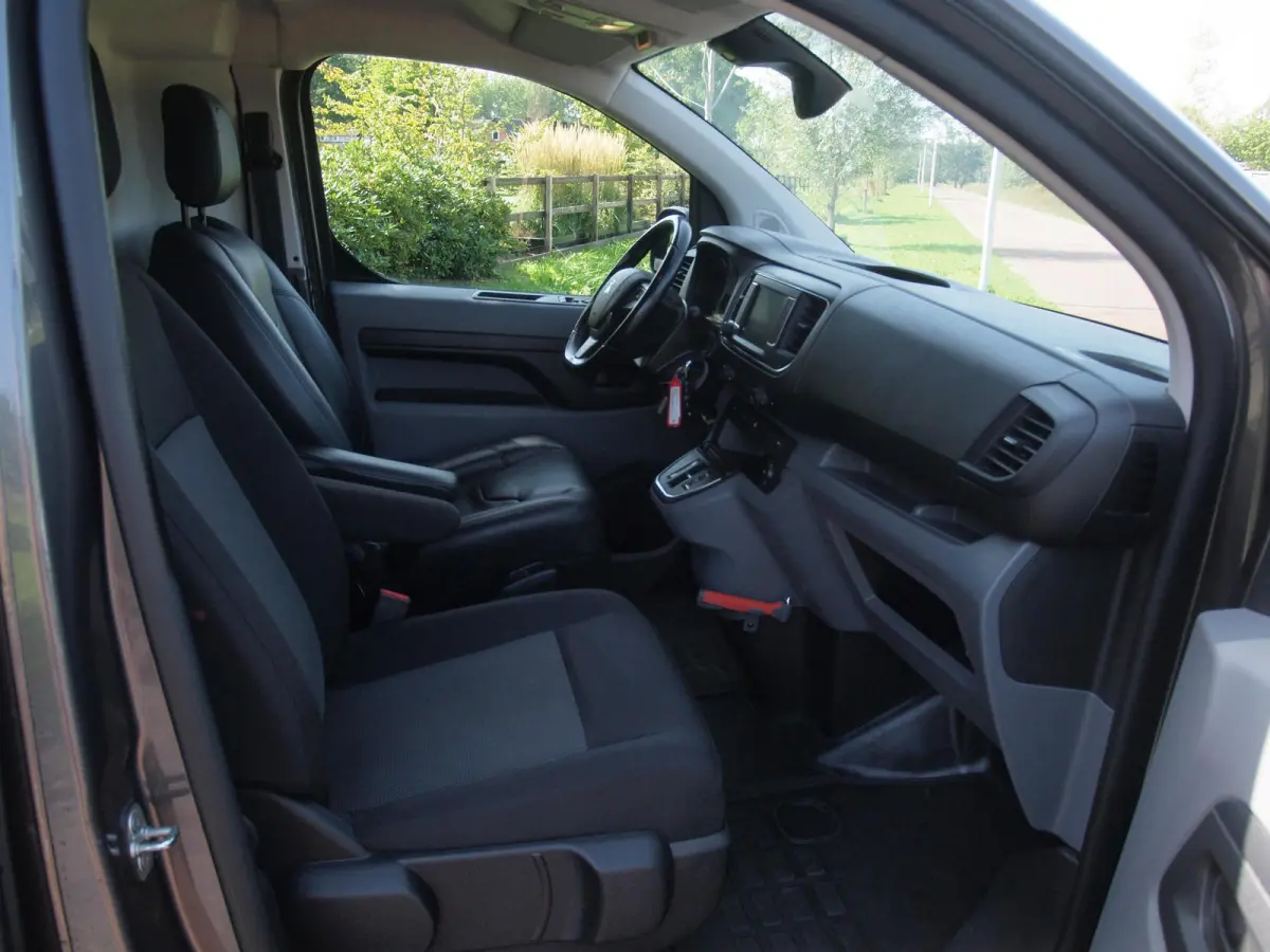 Standard Premium 75 kWh | Side bars | Apple Carplay | Zware Accupakket | Camera |