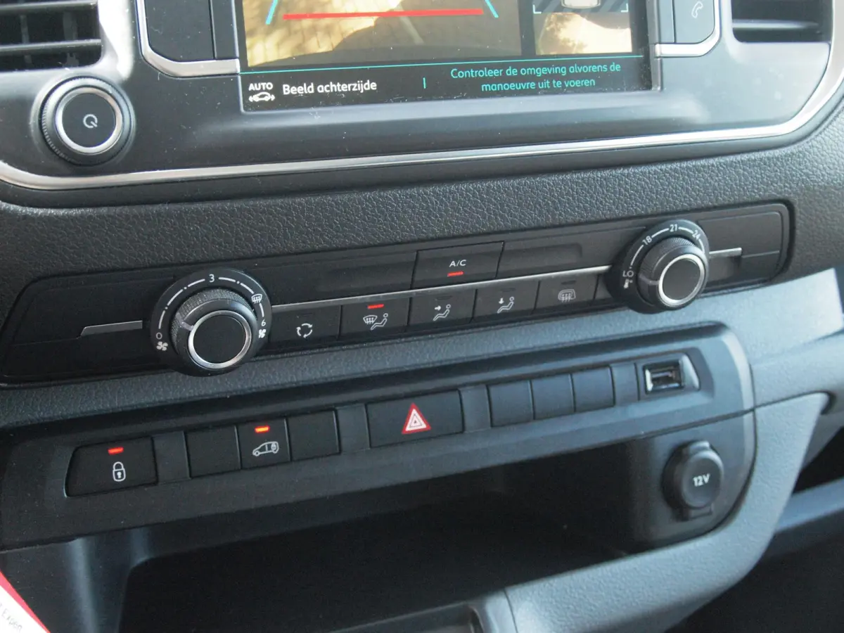 Standard Premium 75 kWh | Side bars | Apple Carplay | Zware Accupakket | Camera |