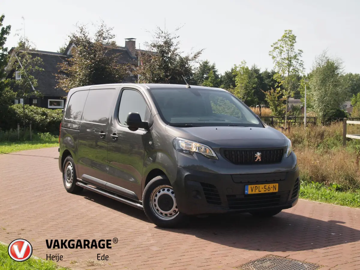 Standard Premium 75 kWh | Side bars | Apple Carplay | Zware Accupakket | Camera |