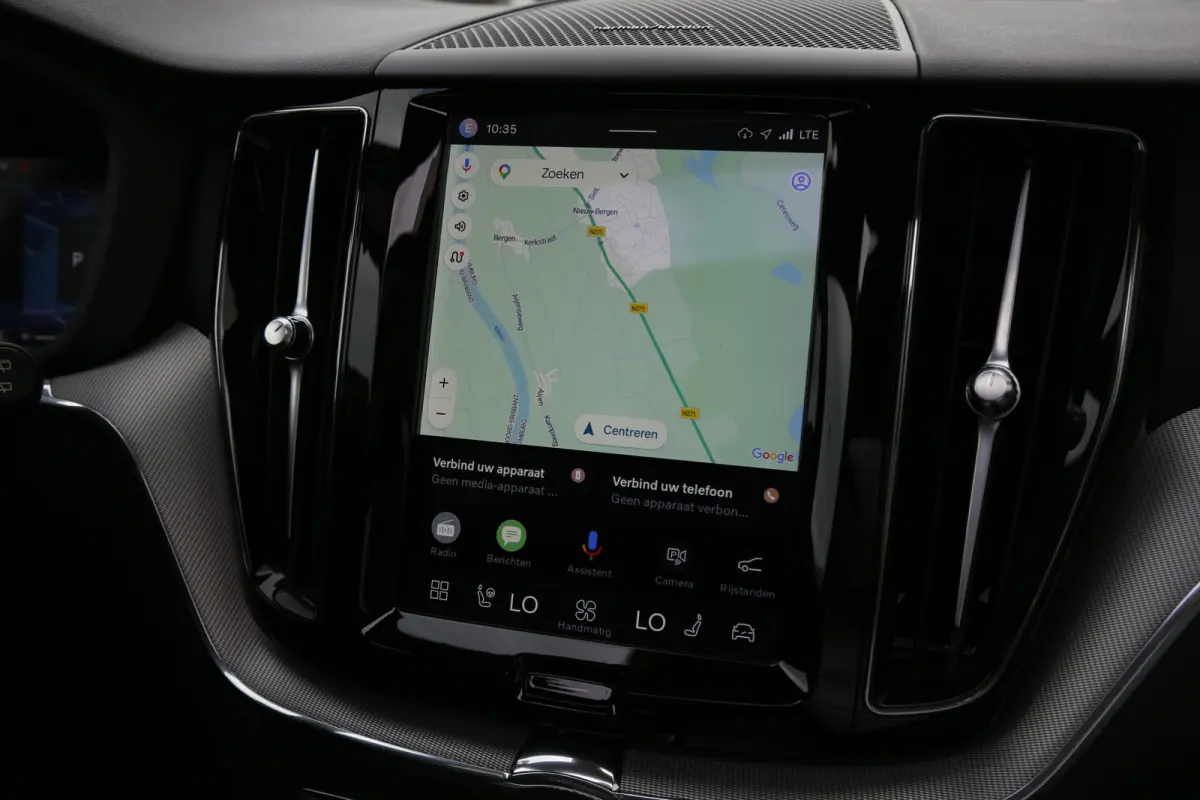 2.0 T6 Plug-in hybrid Long Range AWD Plus Dark*Perfect Volvo Onderh.*Pano/Elek. Trekhaak/R-Design Stoelen/Stoelverw.V+A/Stuurverw./ACC/Pilot ass./360 Camera/Memorie/BLIS/Parkeersens.V+A/21 i