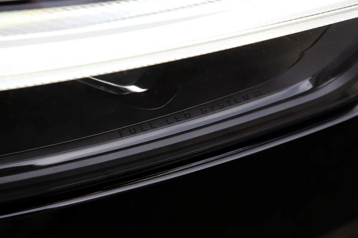 2.0 T6 Plug-in hybrid Long Range AWD Plus Dark*Perfect Volvo Onderh.*Pano/Elek. Trekhaak/R-Design Stoelen/Stoelverw.V+A/Stuurverw./ACC/Pilot ass./360 Camera/Memorie/BLIS/Parkeersens.V+A/21 i