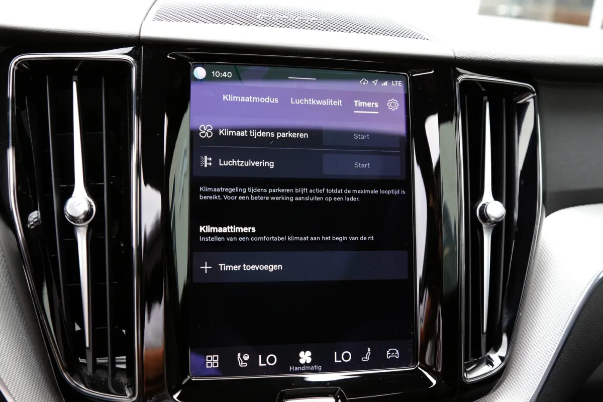 2.0 T6 Plug-in hybrid Long Range AWD Plus Dark*Perfect Volvo Onderh.*Pano/Elek. Trekhaak/R-Design Stoelen/Stoelverw.V+A/Stuurverw./ACC/Pilot ass./360 Camera/Memorie/BLIS/Parkeersens.V+A/21 i