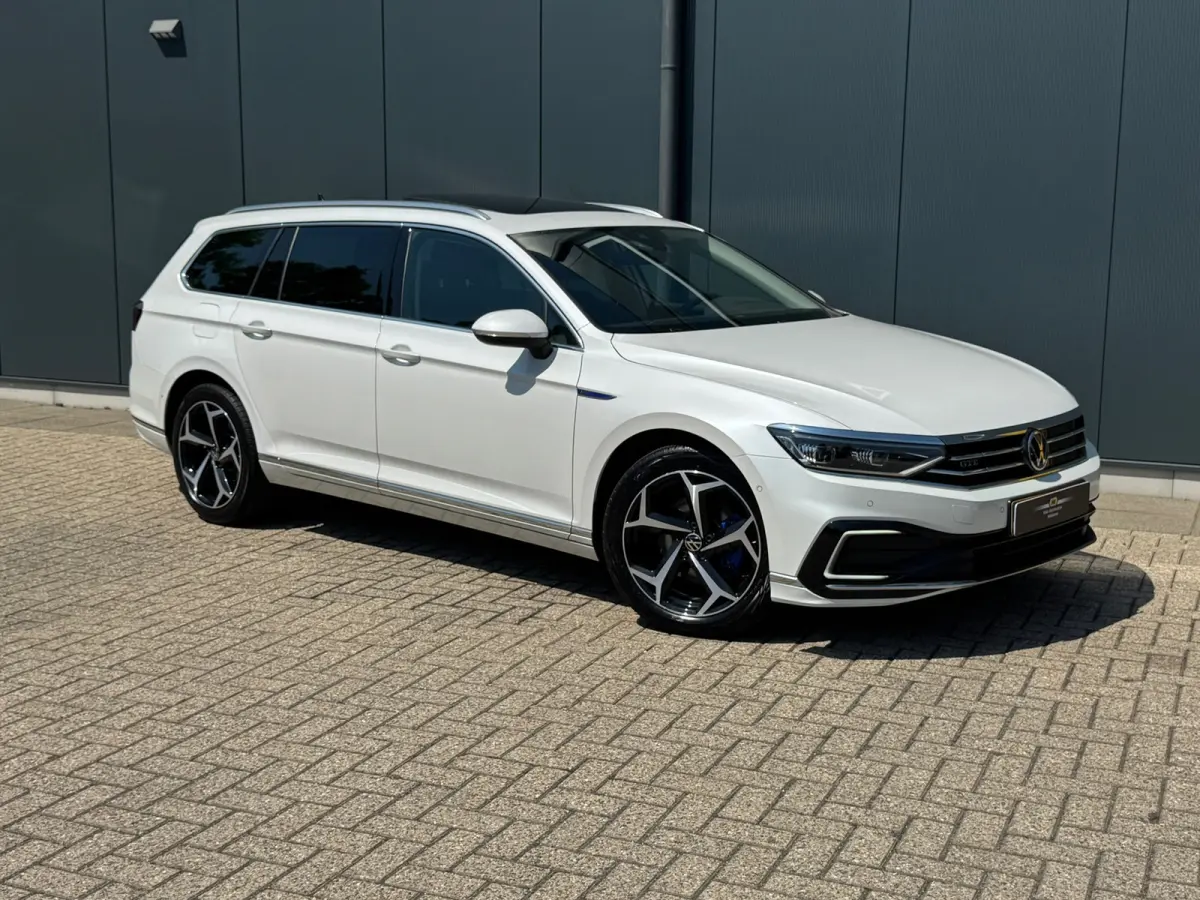 1.4 TSI * Panoramadak * Navigatiesysteem * Trekhaak *