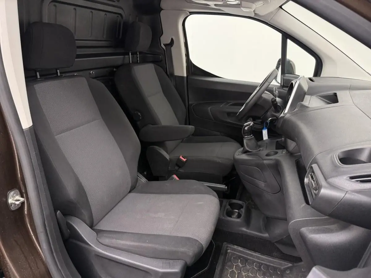 1.6D 100pk L1H1 Edition Trekhaak/Nav/Airco/CarPlay /Bumpers in kleur/Schuifdeur/4S.Banden