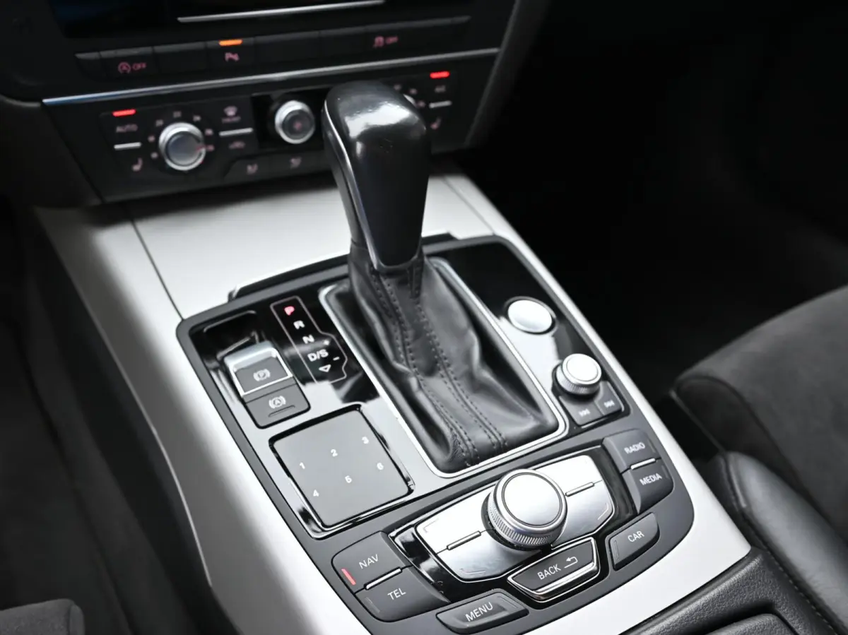 1.8 TFSI S-Line | Alcantara | Led | Cruise | Trekhaak | PDC | Navi | Stoelverwarming | Elektrische Achterklep | F1 Flippers