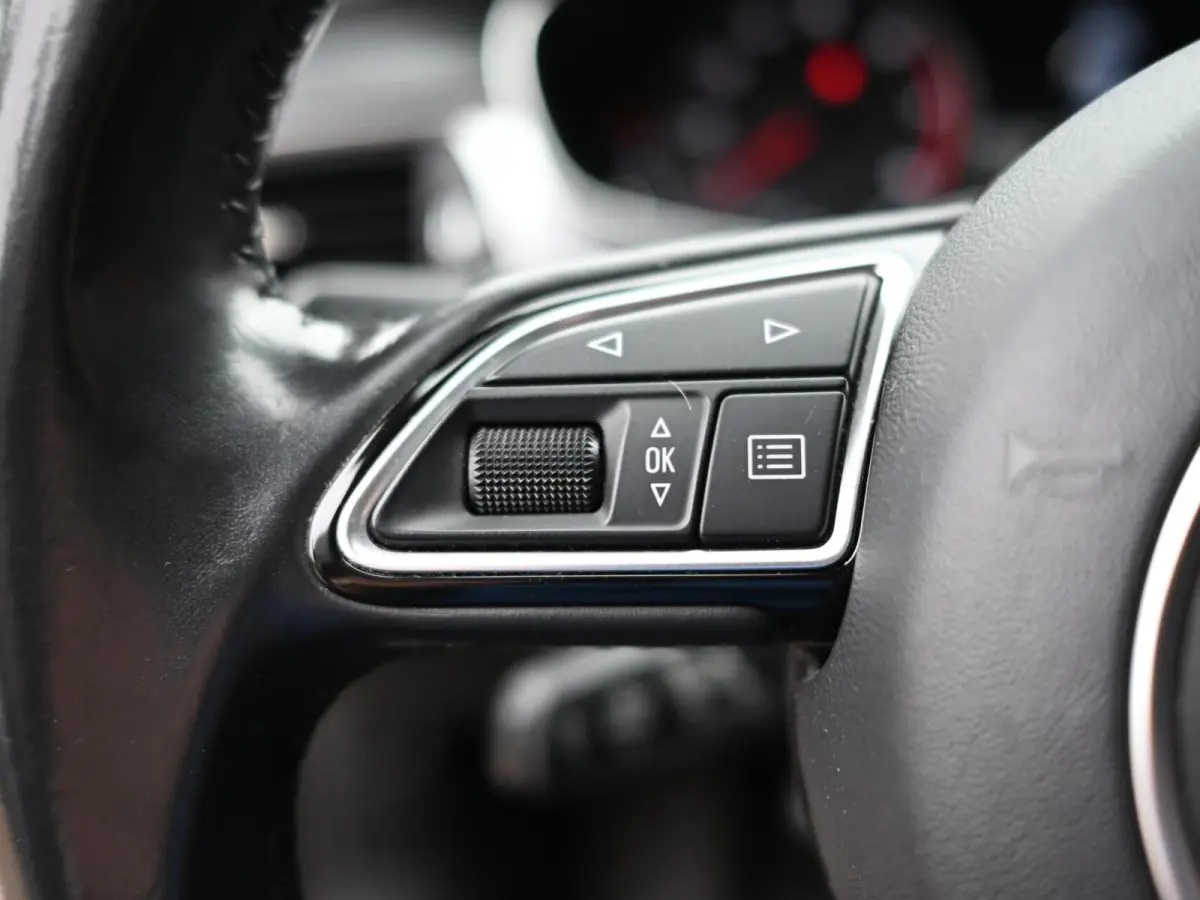 1.8 TFSI S-Line | Alcantara | Led | Cruise | Trekhaak | PDC | Navi | Stoelverwarming | Elektrische Achterklep | F1 Flippers