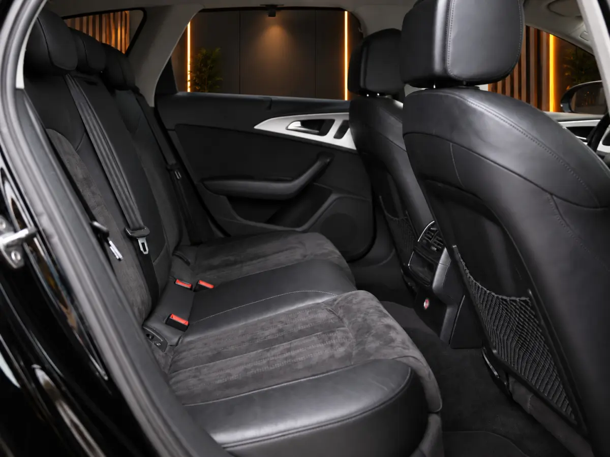 1.8 TFSI S-Line | Alcantara | Led | Cruise | Trekhaak | PDC | Navi | Stoelverwarming | Elektrische Achterklep | F1 Flippers